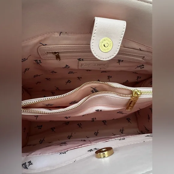 Betsey Johnson XOMATTIE Valentine Tote Handbag Pink - Picture 6 of 7